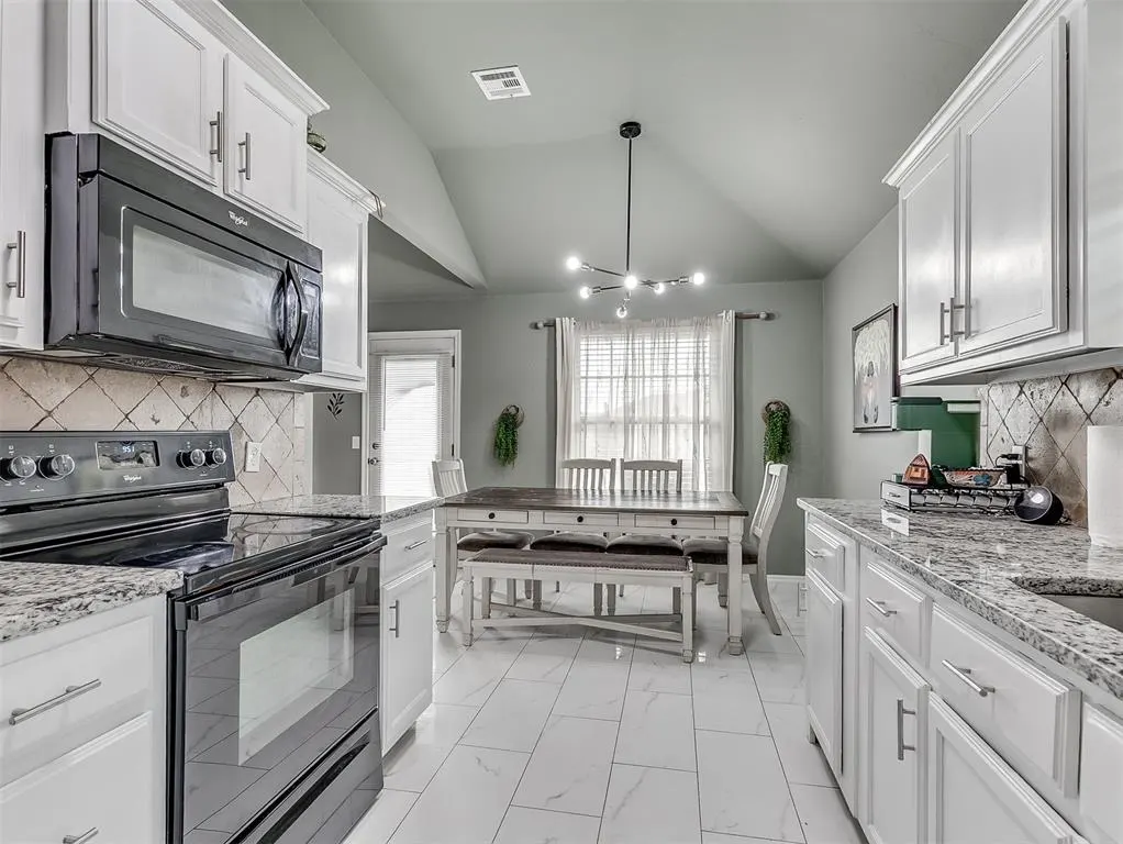 Photo 14 — 5610 Clearwater Drive, Oklahoma City, OK 73179