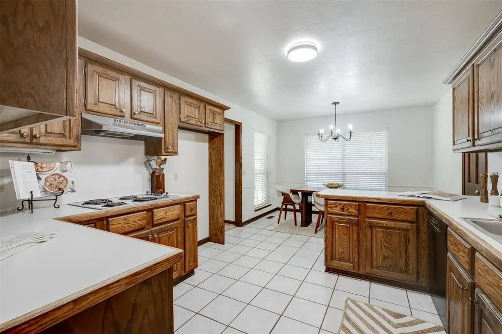 Photo 12 — 1416 Brixton Road, Edmond, OK 73034