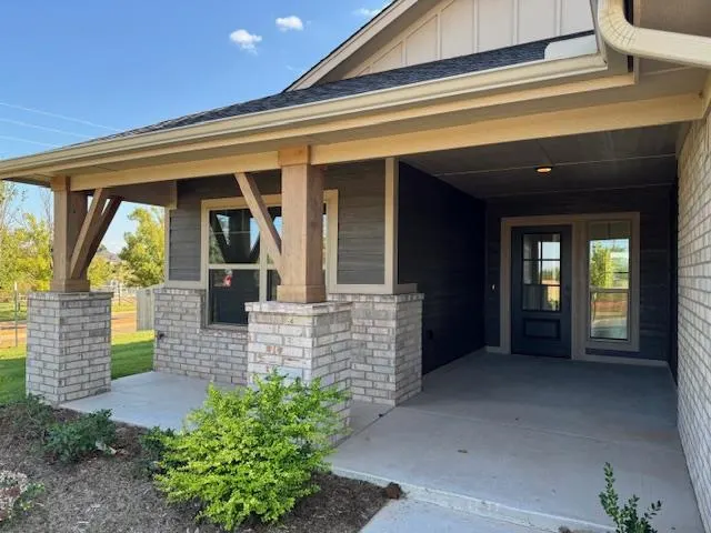 Photo 3 — 490 Elena Drive, Blanchard, OK 73010