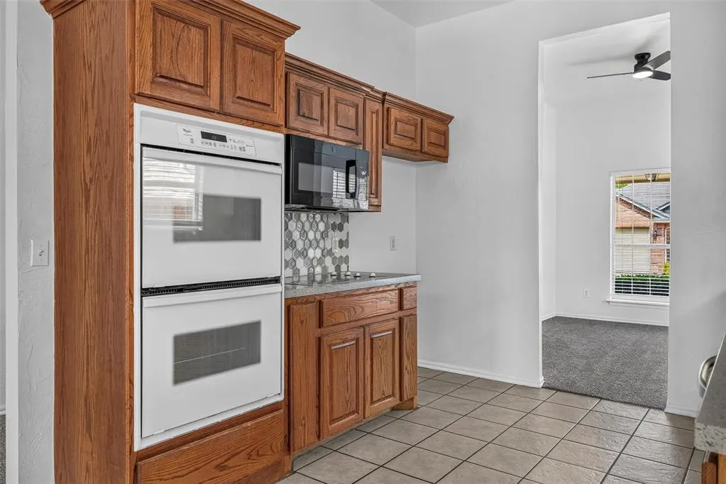 Photo 9 — 13405 Prairie View Lane, Oklahoma City, OK 73142