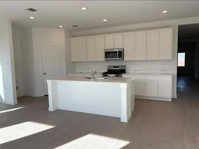 Photo 2 — 9204 SW 19th Street, Oklahoma City, OK 730126