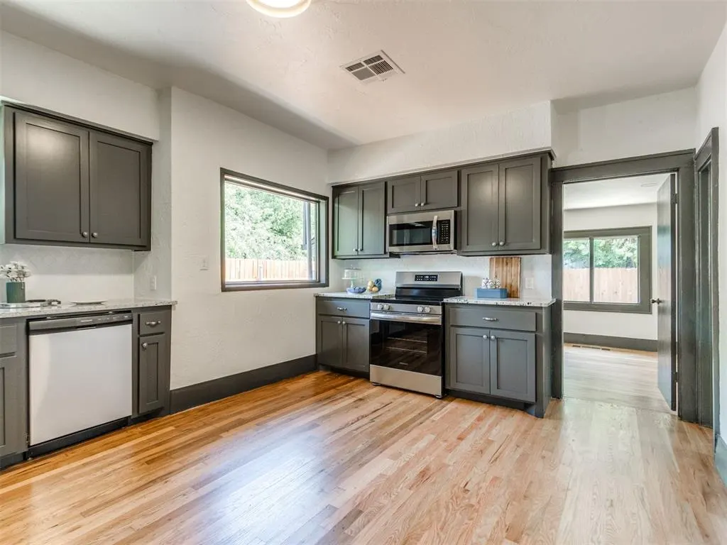 Photo 11 — 315 N Crawford Avenue, Norman, OK 73069
