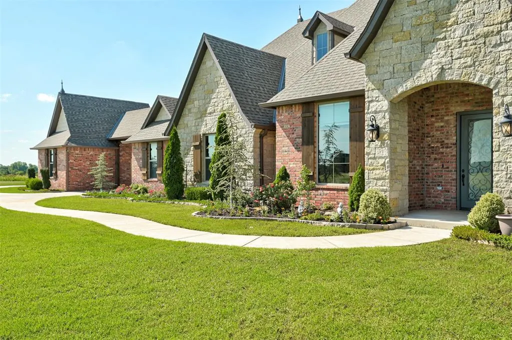 Photo 4 — 12448 SW 110th Street, Mustang, OK 73064