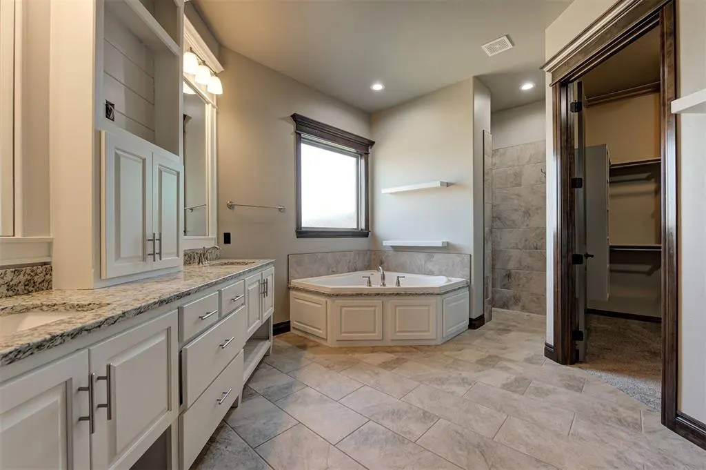 Photo 18 — 12448 SW 110th Street, Mustang, OK 73064