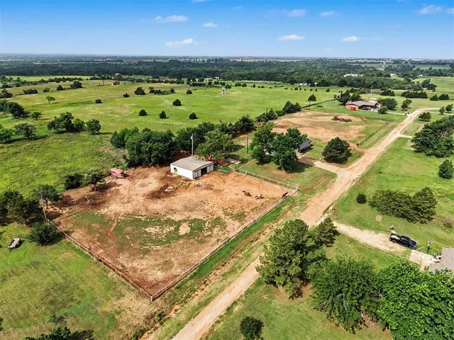 Photo 8 — 3164 Sharon Gale Drive, Guthrie, OK 73044