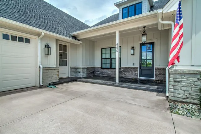 Photo 3 — 550 Old Creek Road, Edmond, OK 73034