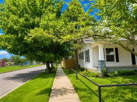 Photo 6 — 402 E Maple Street, Cushing, OK 74023