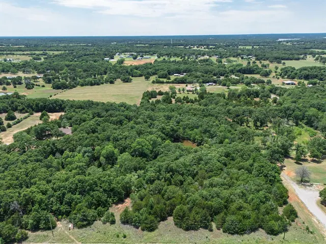Photo 6 — 10 Thomas Glenn Road, Shawnee, OK 74801