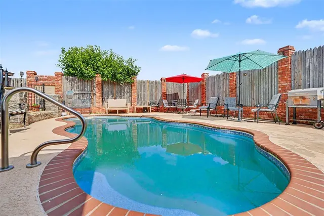 Photo 2 — 3004 Mallard Court, Altus, OK 73521