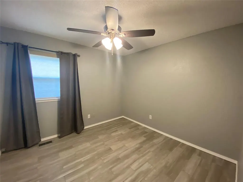 Photo 8 — 2433 N Shady Tree Drive, Edmond, OK 73013
