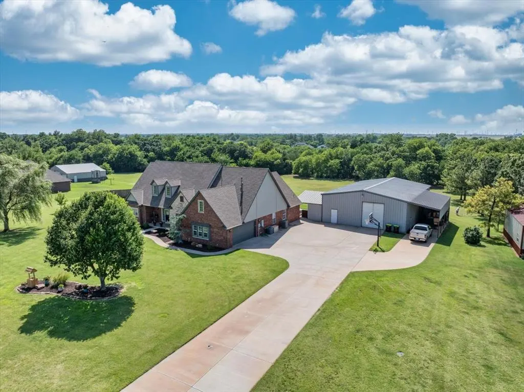 Photo 2 — 8277 Rockcliff Way, Piedmont, OK 73078