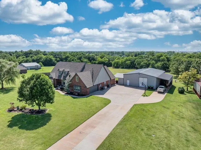 Photo 2 — 8277 Rockcliff Way, Piedmont, OK 73078