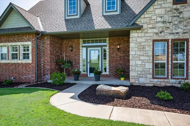 Photo 5 — 8277 Rockcliff Way, Piedmont, OK 73078