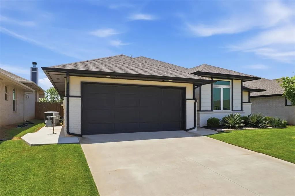 Photo 2 — 3424 NW 159th Street, Edmond, OK 73013