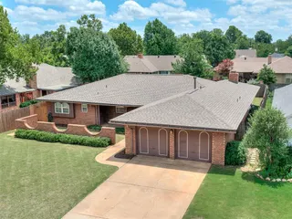 Sold home at 5704 NW 83rd Street