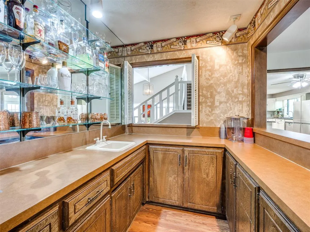 Photo 13 — 6612 Briarcreek Drive, Oklahoma City, OK 73162