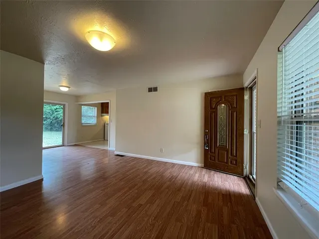 Photo 7 — 825 E Towry Drive, Oklahoma City, OK 73110