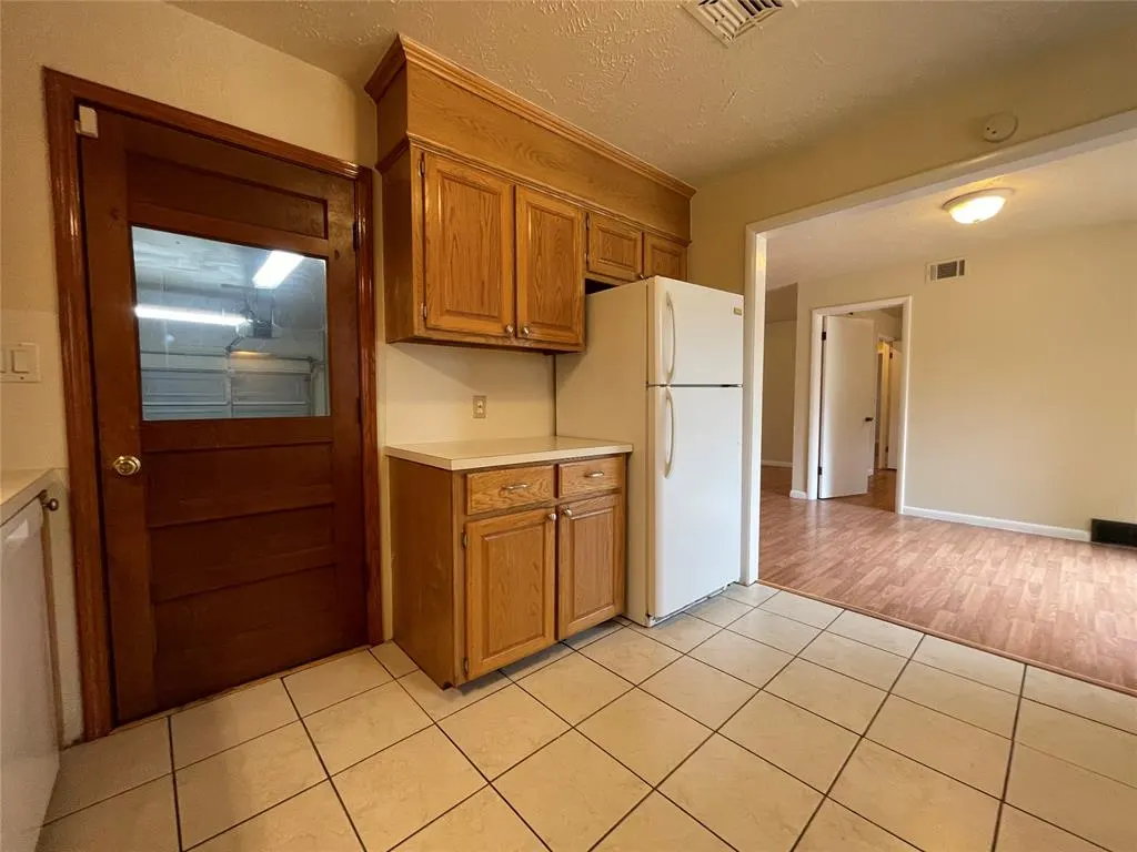 Photo 11 — 825 E Towry Drive, Oklahoma City, OK 73110