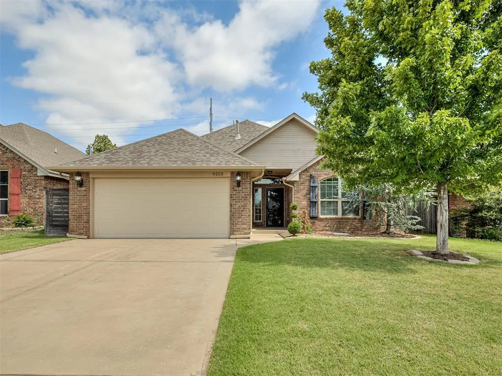 Photo 2 — 9213 NW 77th Street, Yukon, OK 73099