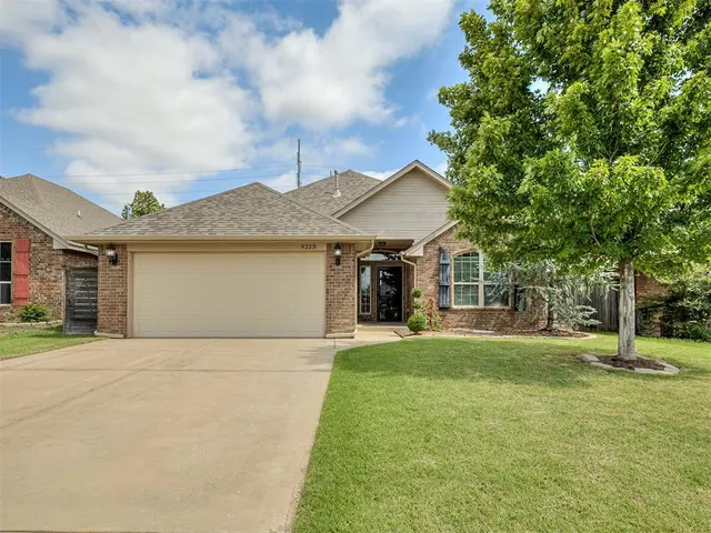 Photo 2 — 9213 NW 77th Street, Yukon, OK 73099
