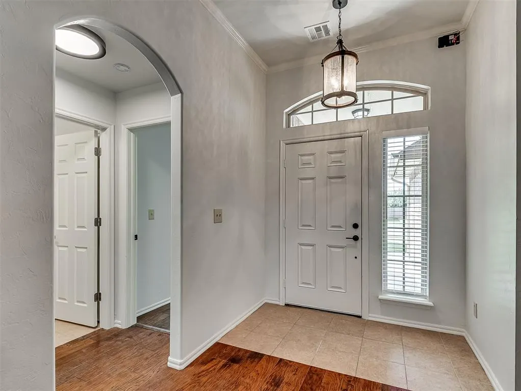Photo 4 — 9213 NW 77th Street, Yukon, OK 73099