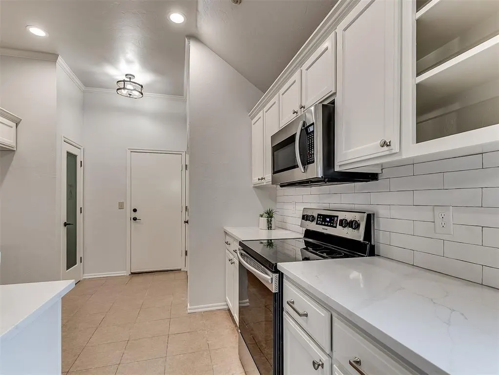 Photo 15 — 9213 NW 77th Street, Yukon, OK 73099