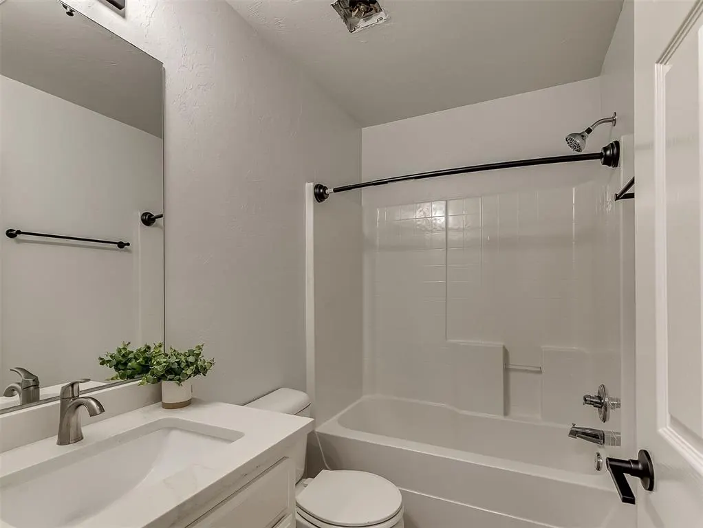 Photo 38 — 9213 NW 77th Street, Yukon, OK 73099