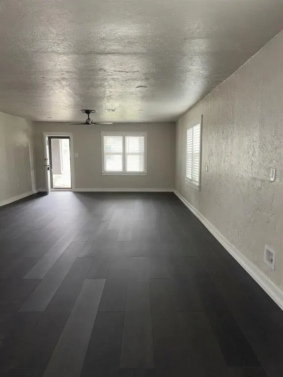 Photo 5 — 203 W Pine Street, Tuttle, OK 73089