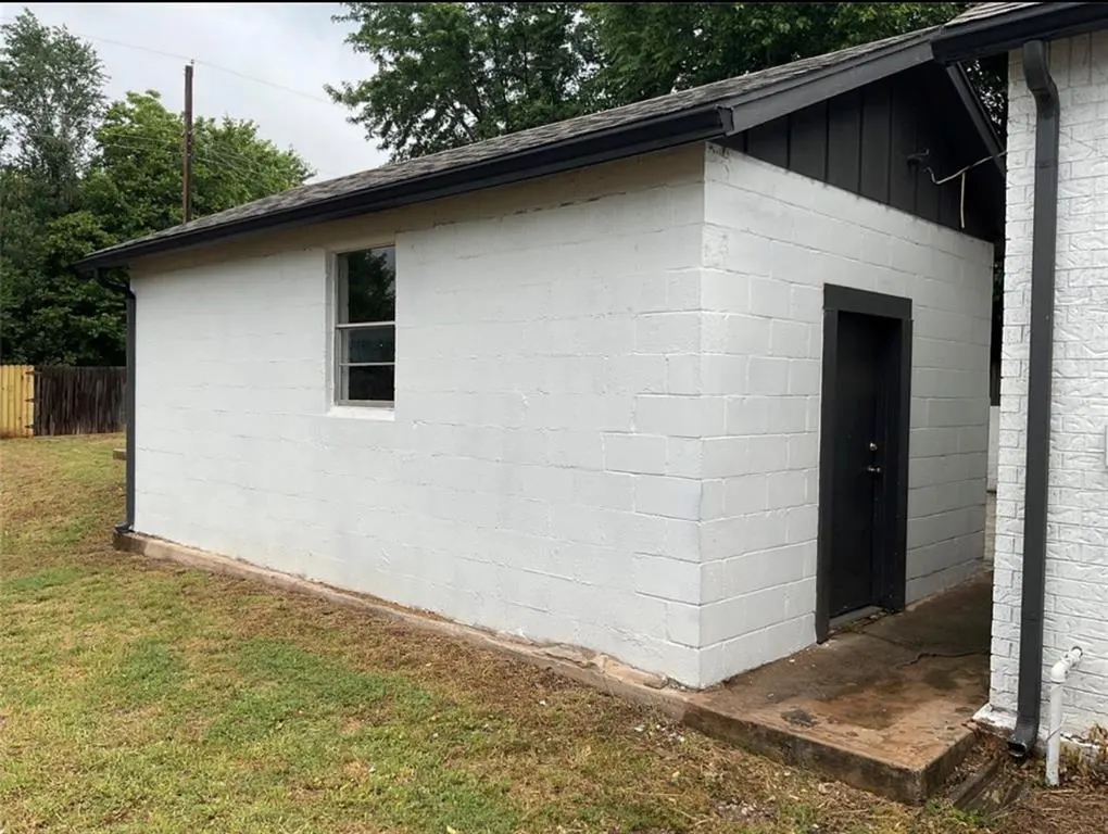 Photo 10 — 203 W Pine Street, Tuttle, OK 73089