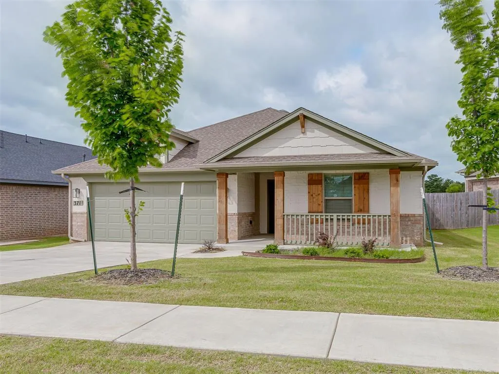 Front exterior — 371 Park Lane, Harrah, OK 73045