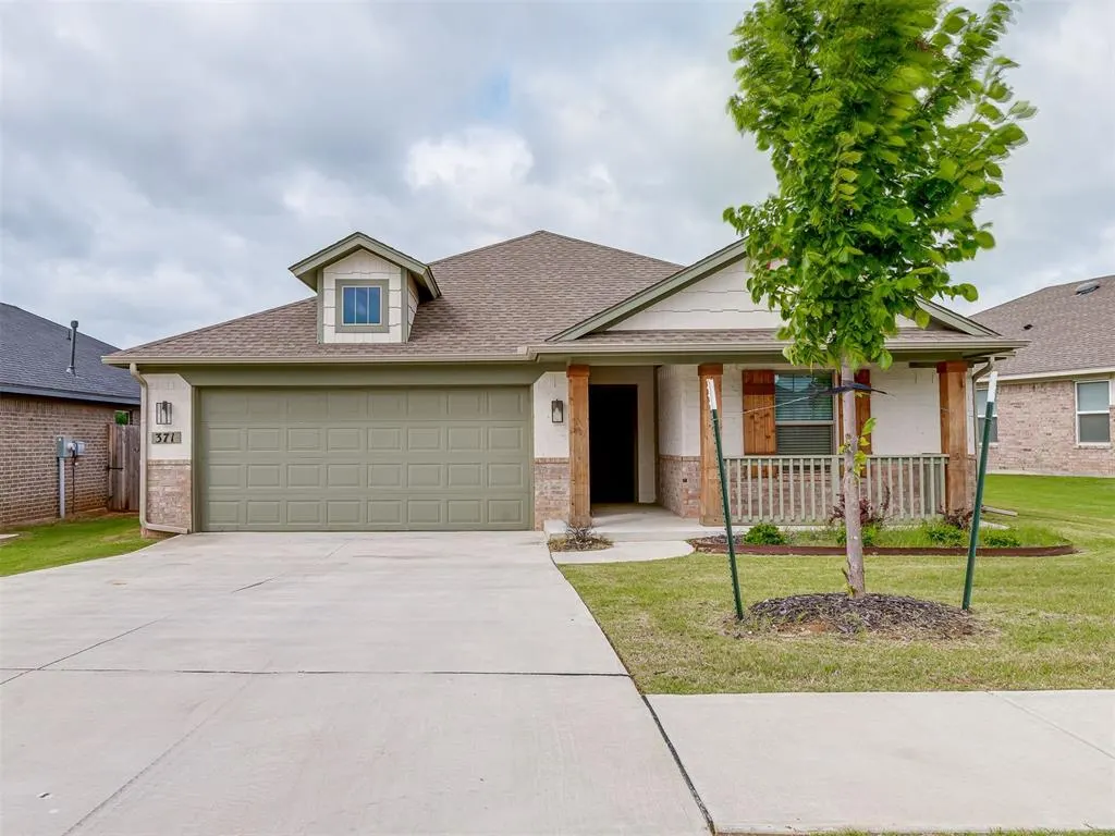 Photo 2 — 371 Park Lane, Harrah, OK 73045