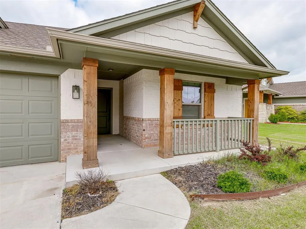 Photo 3 — 371 Park Lane, Harrah, OK 73045