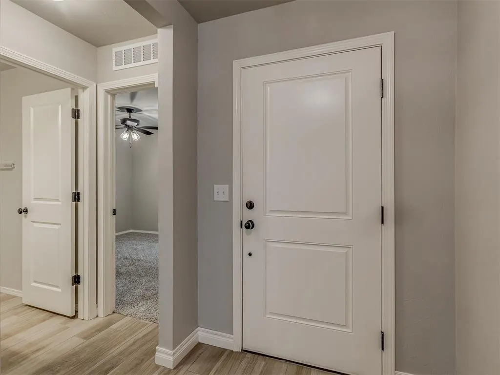 Photo 4 — 371 Park Lane, Harrah, OK 73045