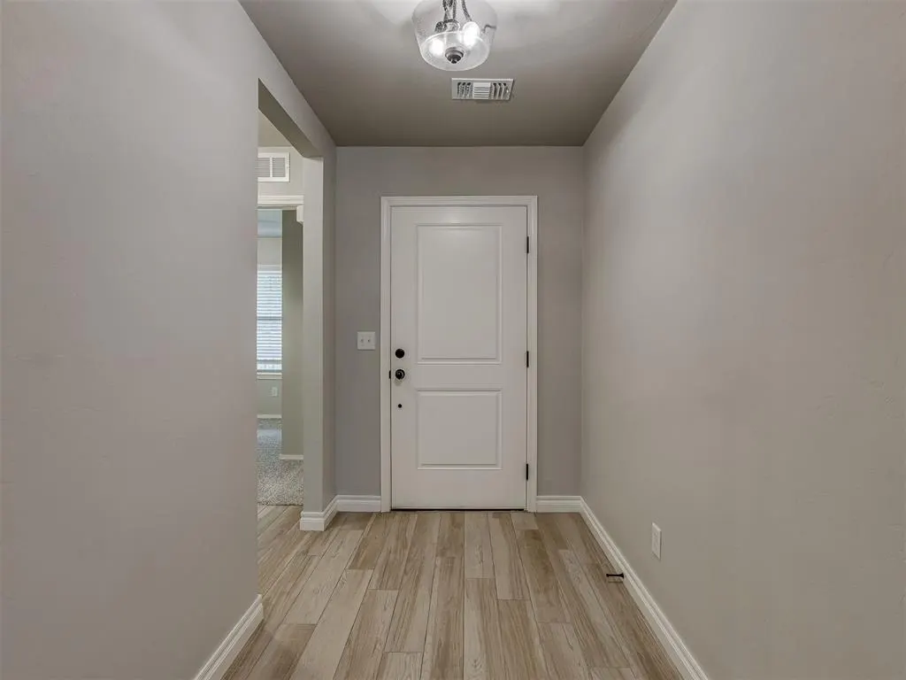 Photo 5 — 371 Park Lane, Harrah, OK 73045