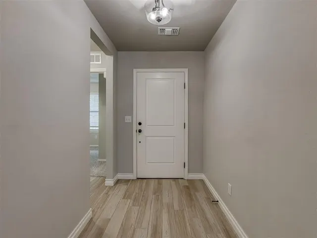 Photo 5 — 371 Park Lane, Harrah, OK 73045