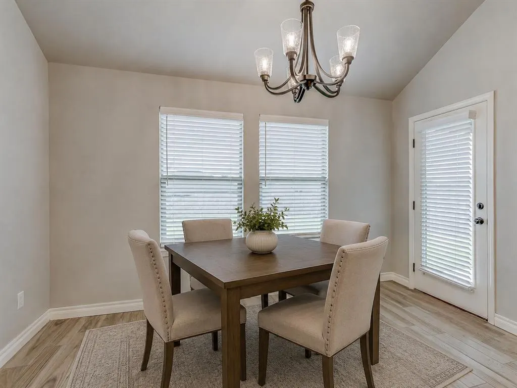 Photo 9 — 371 Park Lane, Harrah, OK 73045