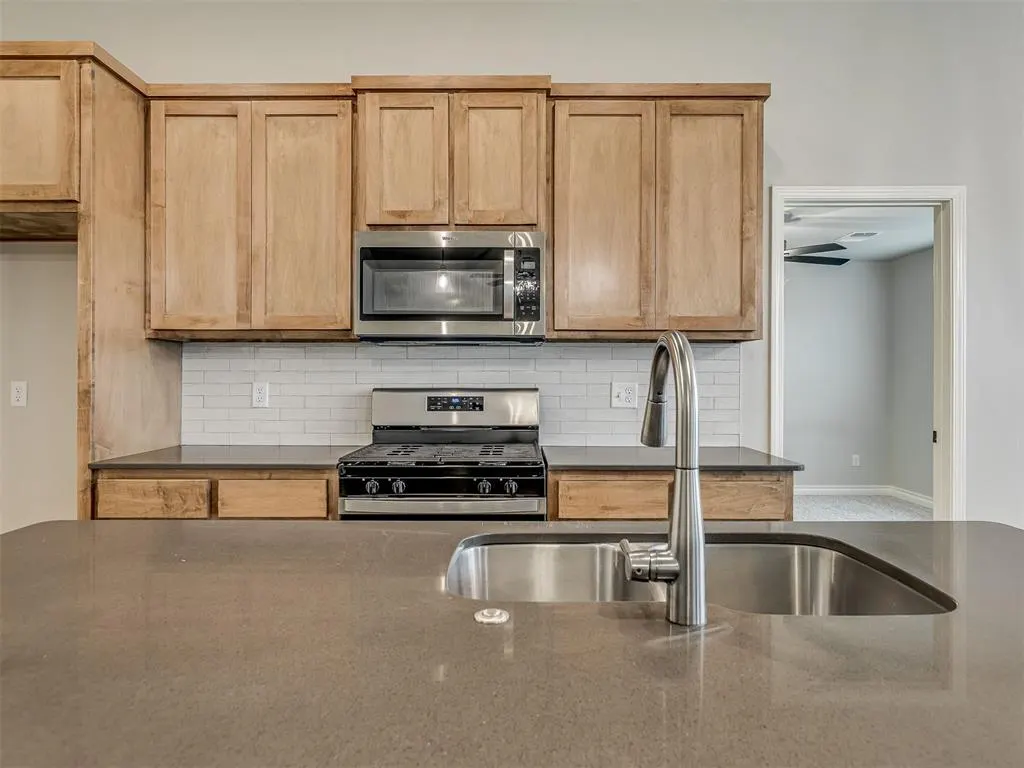 Photo 14 — 371 Park Lane, Harrah, OK 73045