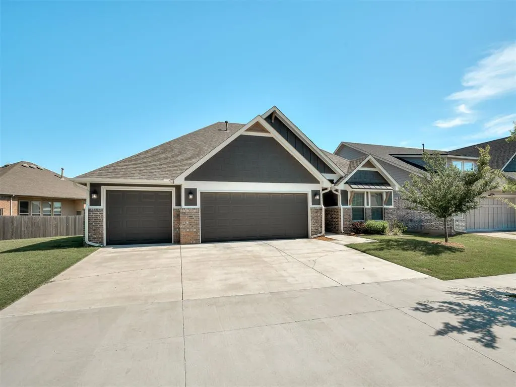 Photo 3 — 2309 Pueblos Road, Edmond, OK 73012