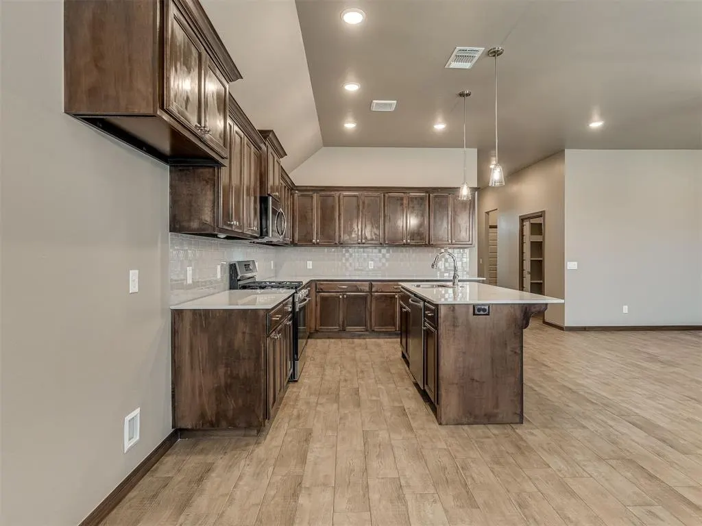 Photo 11 — 2309 Pueblos Road, Edmond, OK 73012