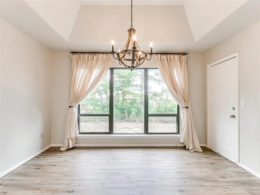Photo 5 — 501 SE 34th Street, Moore, OK 73160