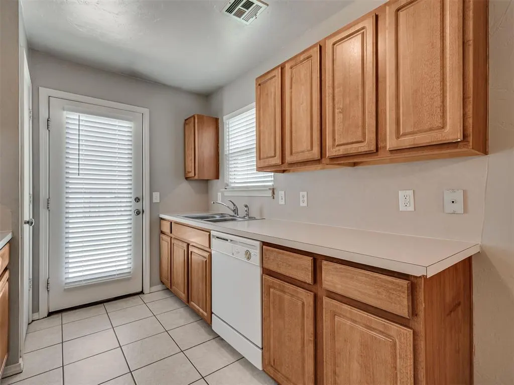 Photo 10 — 2805 NW 187th Terrace, Edmond, OK 73012