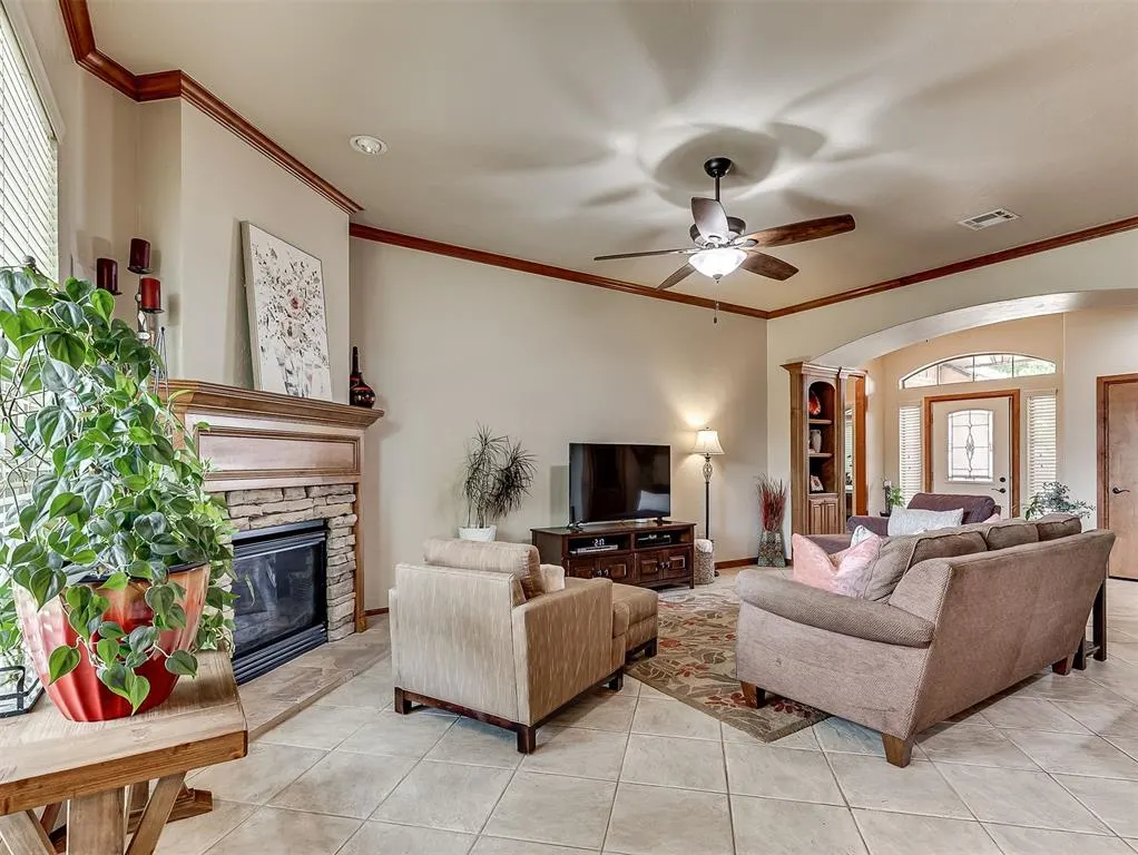 Photo 5 — 408 Mohawk Trail, Edmond, OK 73003