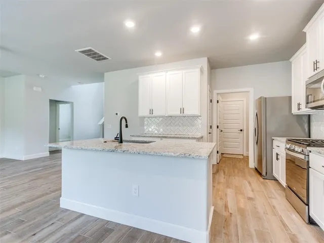 Photo 6 — 2379 Clubhouse Drive, Blanchard, OK 73010