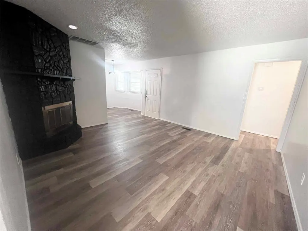 Photo 2 — 413 Meadow Lake Drive, Edmond, OK 73003