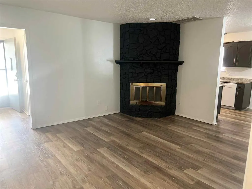 Photo 3 — 413 Meadow Lake Drive, Edmond, OK 73003