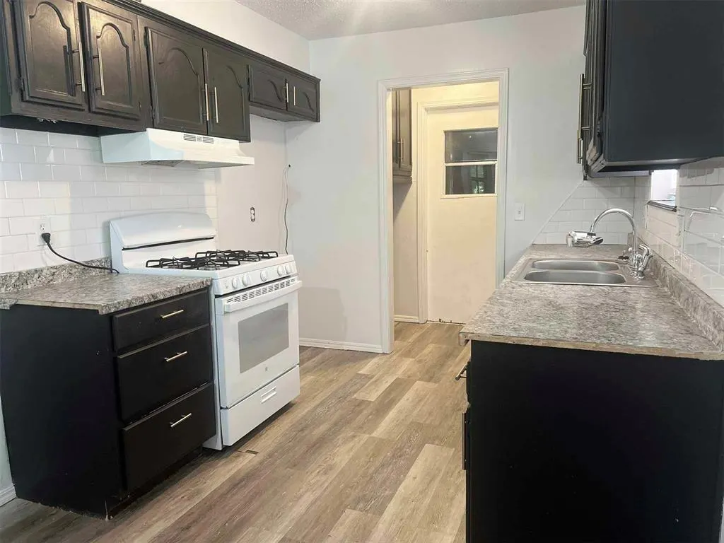 Photo 6 — 413 Meadow Lake Drive, Edmond, OK 73003