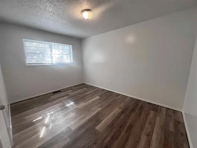 Photo 8 — 413 Meadow Lake Drive, Edmond, OK 73003
