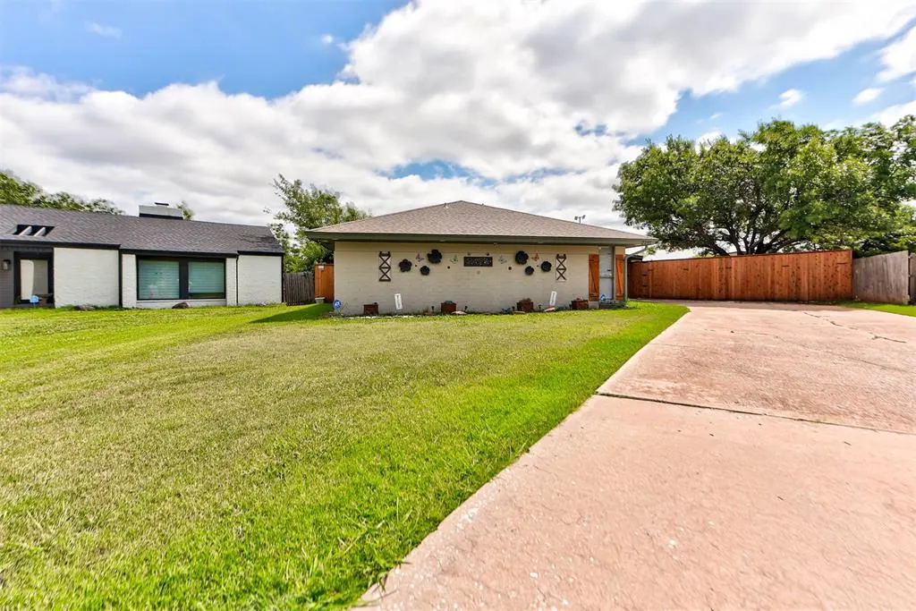 Photo 3 — 2201 NW 118th Terrace, Oklahoma City, OK 73120