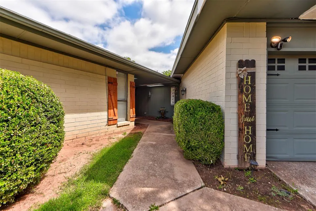 Photo 4 — 2201 NW 118th Terrace, Oklahoma City, OK 73120