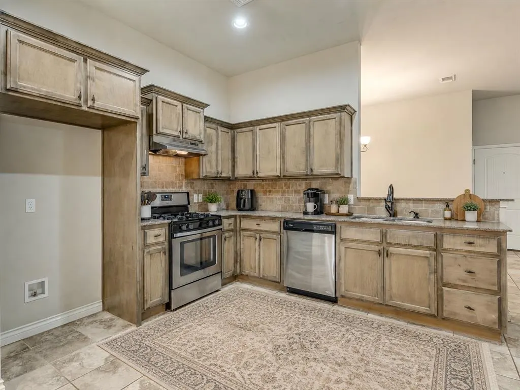 Photo 10 — 2817 NW 188th Street, Edmond, OK 73012